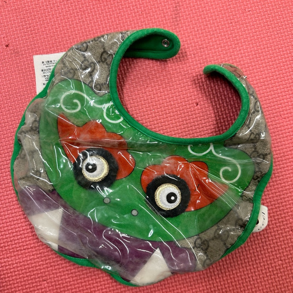 Gucci - Picture 1 of 1
